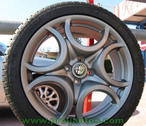 Pack jantes alfa Romeo Mito Original titanium 17"pouces + pneus Michelin 215/45r17